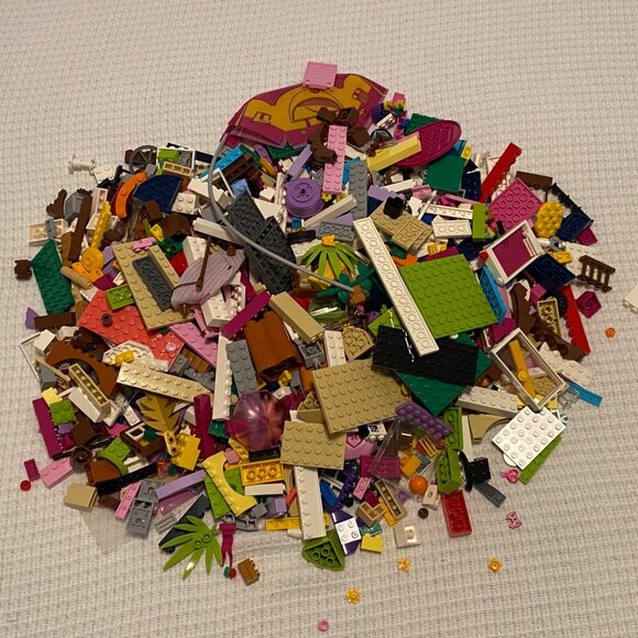 Lego Friends 4 lb Bulk Lot Assorted Mixed Bricks Parts Pieces Plates No Figs
